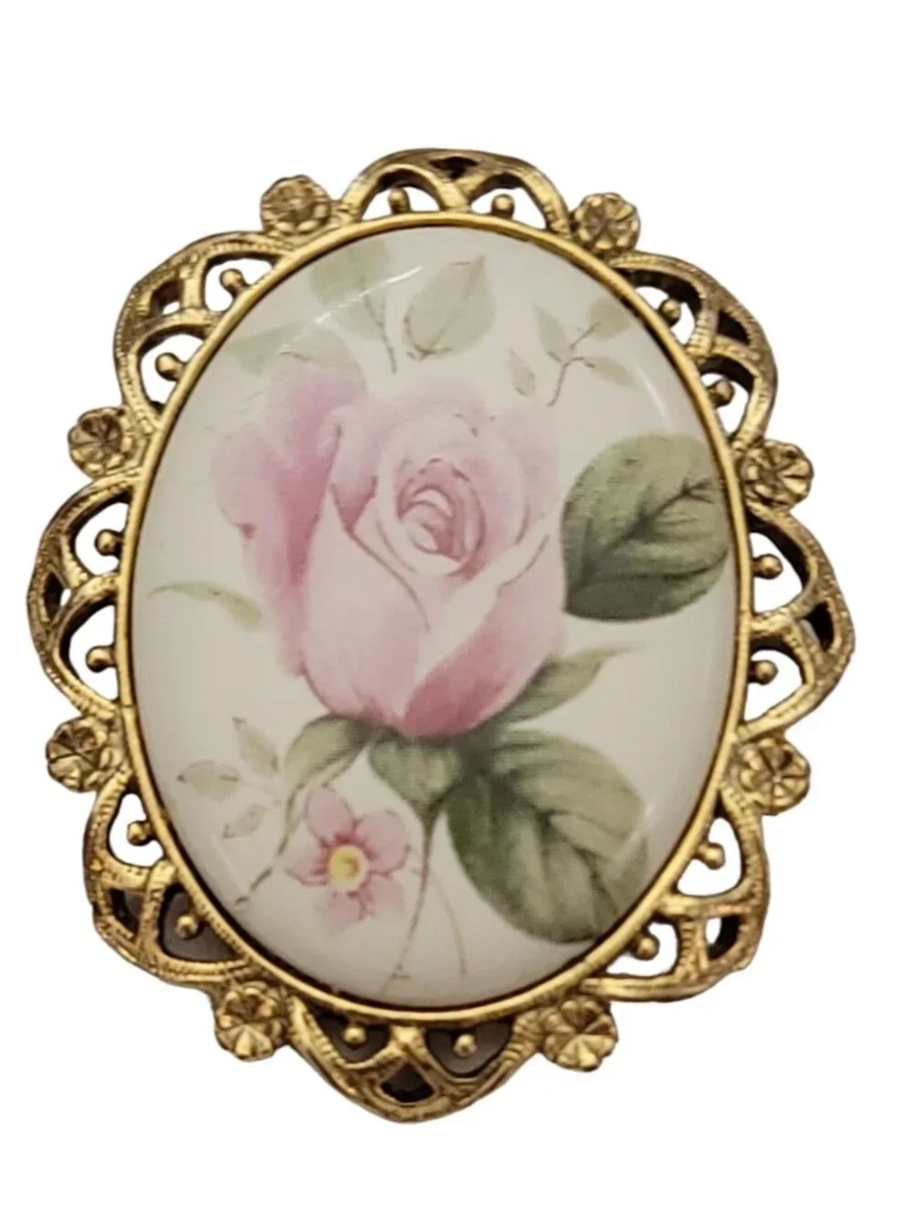 1928 Brand Rose Ceramic Cameo Style Brooch Pin K344